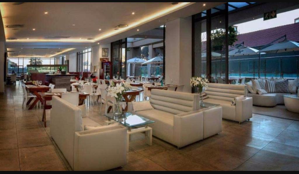 615 Sandton Skye โจฮันเนสเบิร์ก ภายนอก รูปภาพ