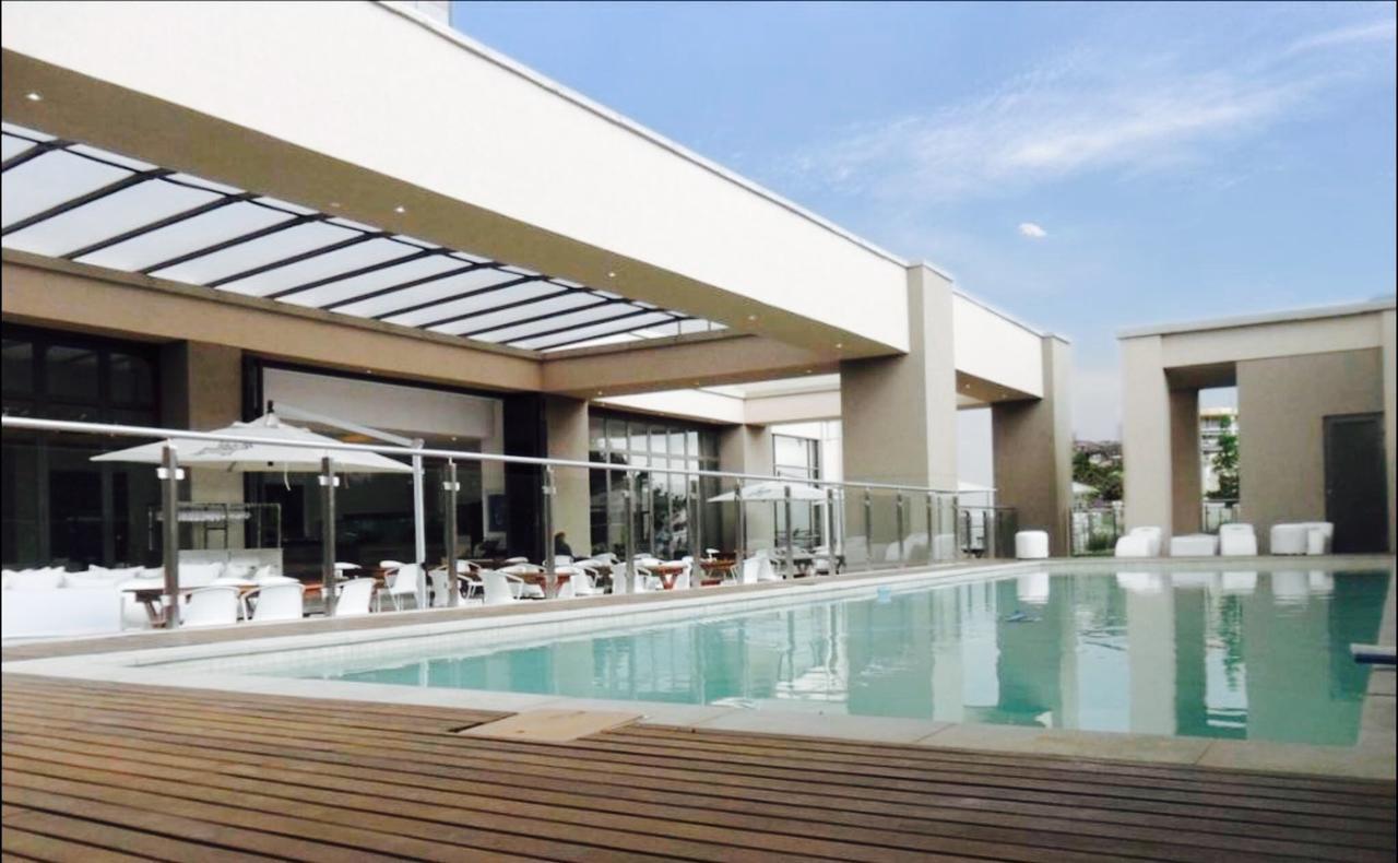 615 Sandton Skye โจฮันเนสเบิร์ก ภายนอก รูปภาพ
